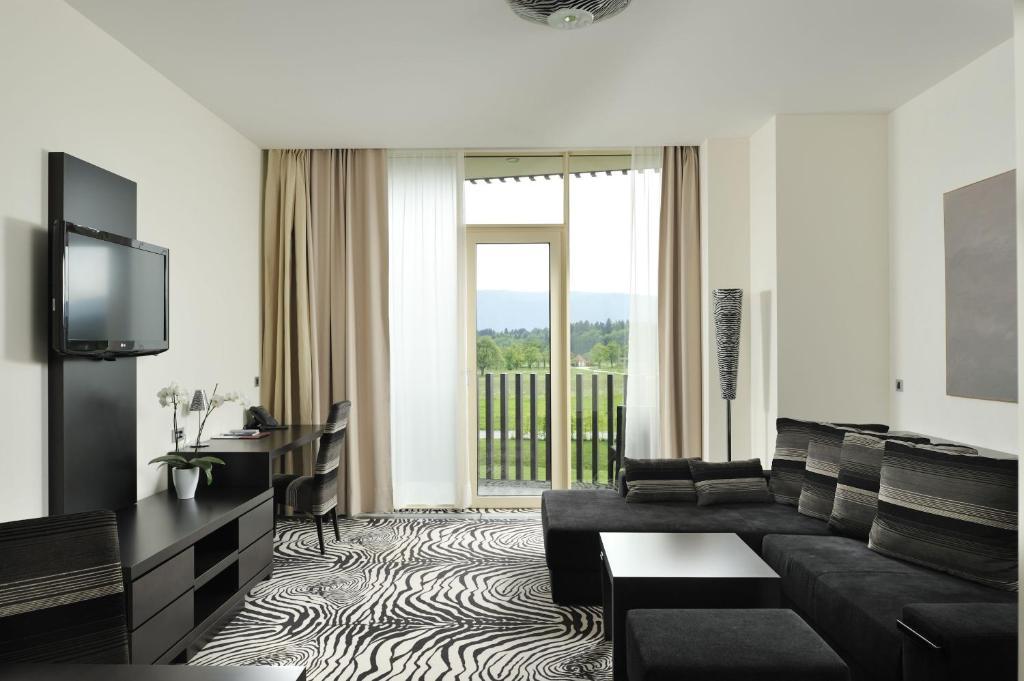 Lambergh Chateau & Hotel Dvorska Vas Quarto foto